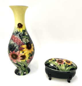 Lot 197 - 2 pces Old Tupton Ware Summr Bouquet pattern inc Vase 25cm H & Lid