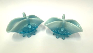 Lot 226 - Pair vintage Davidsons Blue Baskets with Vasiline rims 6 5cm H Lot 226 - Pair vintage Davidsons Blue Baskets with Vasiline rims 6 5cm H