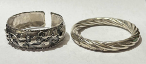 Lot 142 - 2 x vintage Silver Bangles incl gplated & Scandia