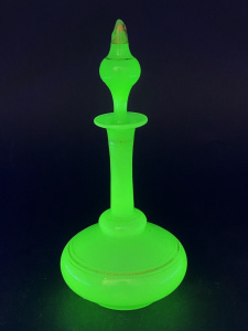 Lot 158 - Vintage Uranium Jadeite Opaline Perfume bottle & stopper with Gilt Lot 158 - Vintage Uranium Jadeite Opaline Perfume bottle & stopper with Gilt