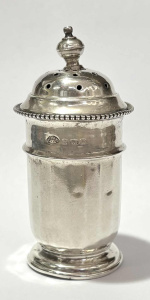 Lot 160 - Sterling Silver Pepper pot - Bham 1932 - TW approx 41 grms Lot 160 - Sterling Silver Pepper pot - Bham 1932 - TW approx 41 grms