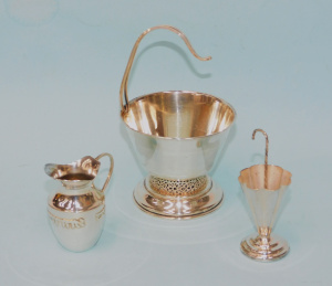 Lot 164 - 3 pces Silver inc Israeli Sterling 925 Sugar Bowl with pierced pedesta Lot 164 - 3 pces Silver inc Israeli Sterling 925 Sugar Bowl with pierced pedesta