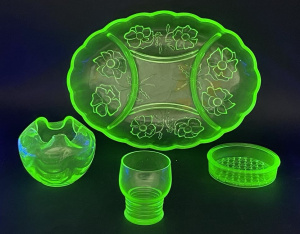 Lot 183 - 4 pces Vintage Uranium Glass inc Oval divided dish with scalloped rim, Lot 183 - 4 pces Vintage Uranium Glass inc Oval divided dish with scalloped rim,