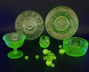 Lot 185 - Group lot of Vintage Uranium Glass inc Bowl, Sundae bowl 2 Plates, Ha Lot 185 - Group lot of Vintage Uranium Glass inc Bowl, Sundae bowl 2 Plates, Ha