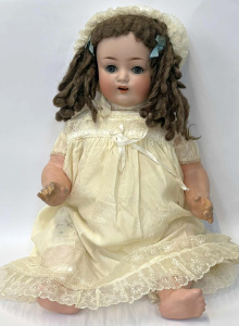 Lot 192 - Vintage Mengersgereuth Porzellanfabrik bisque Doll marked PM 23 German