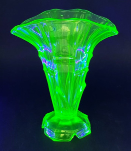 Lot 199 - Vintage Art Deco Czech Stolzle Uranium Glass Vase - Fan shape with ra