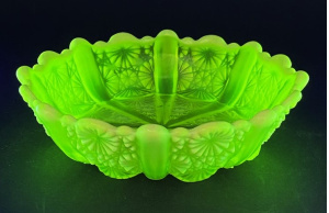 Lot 203 - Victorian Davidson Citrine Uranium Bowl - Chippendale with Vaseline r Lot 203 - Victorian Davidson Citrine Uranium Bowl - Chippendale with Vaseline r