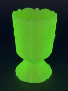 Lot 213 - Vintage Fenton Satin Uranium Glass toothpick Holder - Panelled daisy p Lot 213 - Vintage Fenton Satin Uranium Glass toothpick Holder - Panelled daisy p