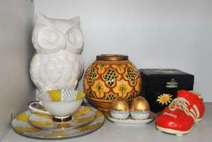 Lot of ceramic Items incl Safi Ceramic Pot, Sydney Swans Football Boot Styled Mo