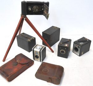 Lot 40 - Box lot of Vintage Cameras incl Kodak Autographic Camera w Original Sty