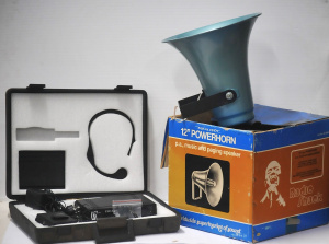 Lot 49 - 2 x Pieces of Audio Equipment incl Boxed CHIAYO Wireless Microphone Rec Lot 49 - 2 x Pieces of Audio Equipment incl Boxed CHIAYO Wireless Microphone Rec