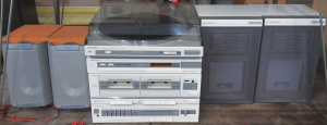 Lot 60 - Retro 1980s White Pioneer Midi Home Audio System S-7000 incl PL-X77Z A