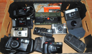 Lot 64 - Box lot of Point & Shoot 35mm Cameras incl Optinma 5000 Pocket in O