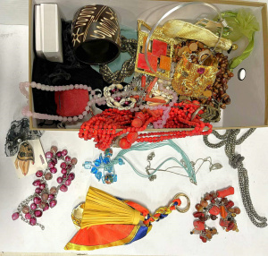 Lot 78 - Box mainly costume jewellery - necklaces, glass beads, bangles, bracele