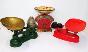 Lot 97 - 3 sets Vintage Scales & Weights inc Green Salter Staffordshire with