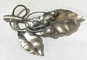 Lot 177 - Vintage Scandia handmade Sterling Brooch - leaves with berries - 6 5 c