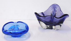 Lot 193 - 2 pces Art Glass inc Large heavy Violet 3 pointed bowl with clear base