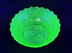 Lot 221 - Vintage Bagley Uranium Frosted glass Bowl - Leaf & Rose pattern wi