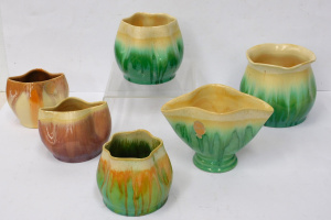 Lot 213 - 6 pces Vintage Remued Australian Drip Glaze Pottery - Various glazes