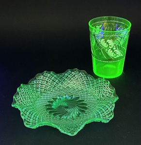 Lot 228 - 2 pces Vintage Uranium glass inc hand painted tumbler& Fluted rimm