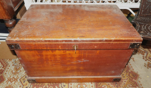 Lot 3 - Large vintage Camphor wood Truck - Lockable w Orig Key, drawer & lif Lot 3 - Large vintage Camphor wood Truck - Lockable w Orig Key, drawer & lif