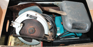 Lot 15 - Lot of Vintage Tools inc Hack Saws, Hitachi Circular Saw, Trowel, B& Lot 15 - Lot of Vintage Tools inc Hack Saws, Hitachi Circular Saw, Trowel, B&