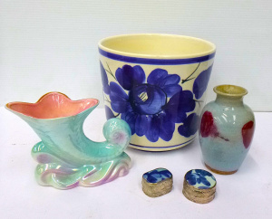 Lot 129 - Group assorted items inc Vintage Chinese Shard trinket boxes with silv