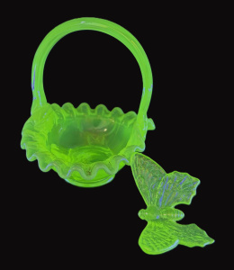 Lot 176 - 2 pces Vintage Uranium glass inc Fenton Opalescent Basket with Horse h Lot 176 - 2 pces Vintage Uranium glass inc Fenton Opalescent Basket with Horse h