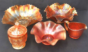 Lot 192 - Group lot of vintage Marigold Carnival Glass inc Bowls, Jug & Lidd Lot 192 - Group lot of vintage Marigold Carnival Glass inc Bowls, Jug & Lidd