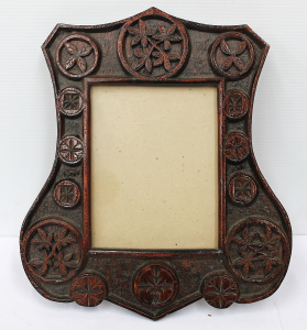 Lot 207 - Vintage c1930s Chip Carved Picture Frame - Sheild shaped w Floral & Lot 207 - Vintage c1930s Chip Carved Picture Frame - Sheild shaped w Floral &