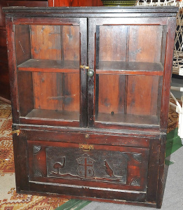 Lot 4 - Vintage c1900 1910 small sized Dark stained Cabinet - Glazed top section Lot 4 - Vintage c1900 1910 small sized Dark stained Cabinet - Glazed top section