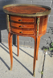 Lot 8 - Vintage French style Ornate Bedside Table - 3 x Drawers, inlaid decorati Lot 8 - Vintage French style Ornate Bedside Table - 3 x Drawers, inlaid decorati