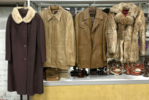 Lot 12 - 4 x vintage garments - ladies Coney (rabbit) skin fur jacket, brown fin