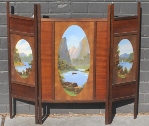 Lot 27 - Vintage c1920s 3 x Fold Fire Screen w Oval Shaped Oil Paintings of Aust Lot 27 - Vintage c1920s 3 x Fold Fire Screen w Oval Shaped Oil Paintings of Aust