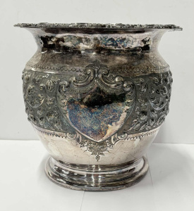 Lot 121 - Large Stewart Dawson & Co embossed silver plated Jardinire - 24cms Lot 121 - Large Stewart Dawson & Co embossed silver plated Jardinire - 24cms