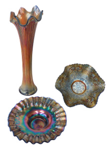 Lot 170 - 3 pces Vintage Amethyst Carnival Glass inc Lily Vase 30cm H, Fenton Ir Lot 170 - 3 pces Vintage Amethyst Carnival Glass inc Lily Vase 30cm H, Fenton Ir