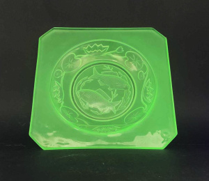 Lot 194 - 1930s Bagley Uranium glass Fish & water lilies square dish - 23cms