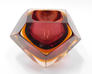 Lot 211 - Mid Century Flavio Poli Seguso Italian Cased Art Glass Bowl - Faceted