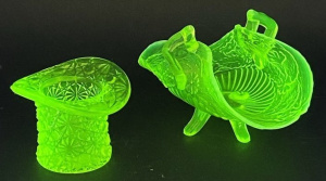 Lot 212 - 2 pces Vintage Fenton Citrine Uranium glass inc Daisy & Button Top