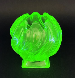 Lot 218 - Art Deco Bagley Uranium Equinox Vase - Swirled Ball shaped with square Lot 218 - Art Deco Bagley Uranium Equinox Vase - Swirled Ball shaped with square