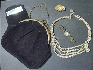 Grp vintage ladies access Faux multie strand pearl necklace with diamantes, Marc