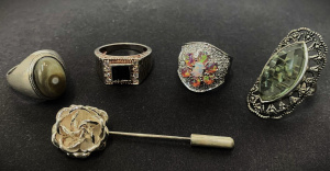 5 pces Silver jewellery - 4 x rings set with various stones, crystals & rose