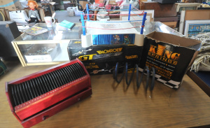 Mixed Lot incl Vintage WWF Play Wrestling Ring, 45rpm Vinyl Single Holder w Draw