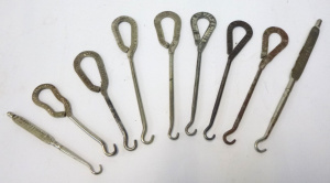 Lot 45 - Small Box lot of assorted Metal Button Hooks all with Australian advert Lot 45 - Small Box lot of assorted Metal Button Hooks all with Australian advert
