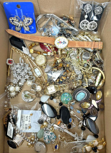 Lot 53 - Grp costume jewellery - diamante, watches, brooches, earrings, rings et Lot 53 - Grp costume jewellery - diamante, watches, brooches, earrings, rings et