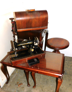 Lot 57 - Group lot Occasional Furniture & Singer Sewing machine Inc Round pi