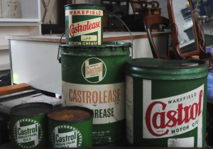 Lot 75 - 5 x Vintage Castrol Motor Oil & Grease Tins incl Snow White Jelly, Lot 75 - 5 x Vintage Castrol Motor Oil & Grease Tins incl Snow White Jelly,