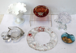 Lot 150 - Group lot vintage glass inc Hand painted Ruby Bohemian bowl with Gil