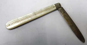 Lot 189 - Circa 1922 Walker and Hall Fruit Knife with Hmarked Sterling silver bl