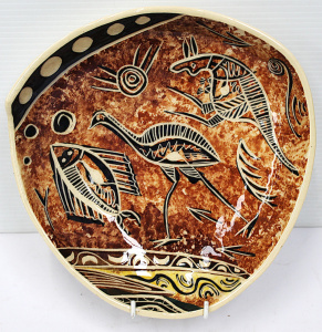 Lot 226 - Vintage Isobel Australian Pottery Triangular Wall plaque - hand painte
